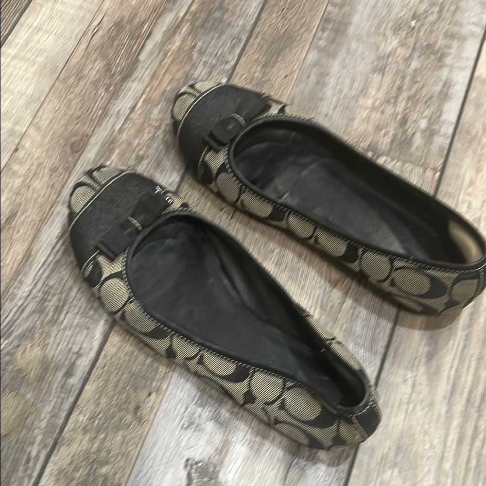 Coach Black and Tan Flats with Comfortable Design